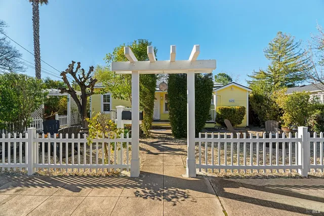 $1,500,000 | 1435 2nd Street, Calistoga, CA 94515