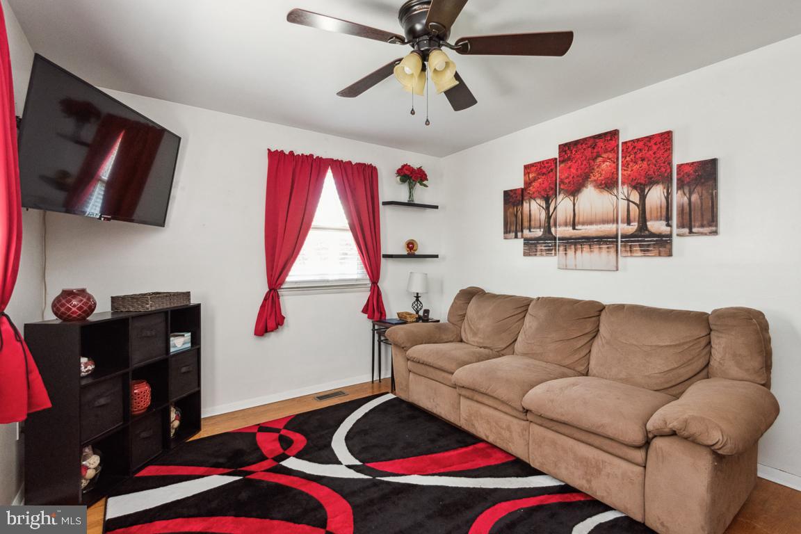 173 Roland Road Pasadena, MD 21122 - Photo 4 of 30 Gallery Image 4