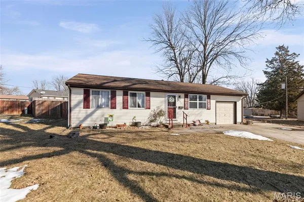 $169,900 | 706 Merlin Court, Troy, IL 62294