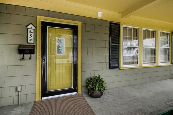 5 Elizabeth Road Gloucester, MA 01930 - Photo 4 of 28 Gallery Image 4
