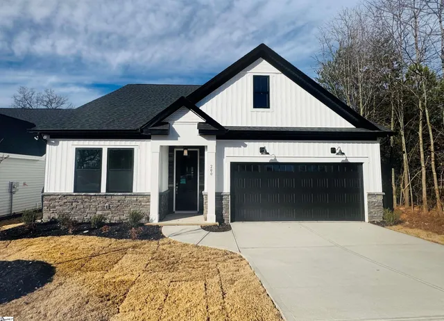 $490,000 | 200 Highland Street, Taylors, SC 29687