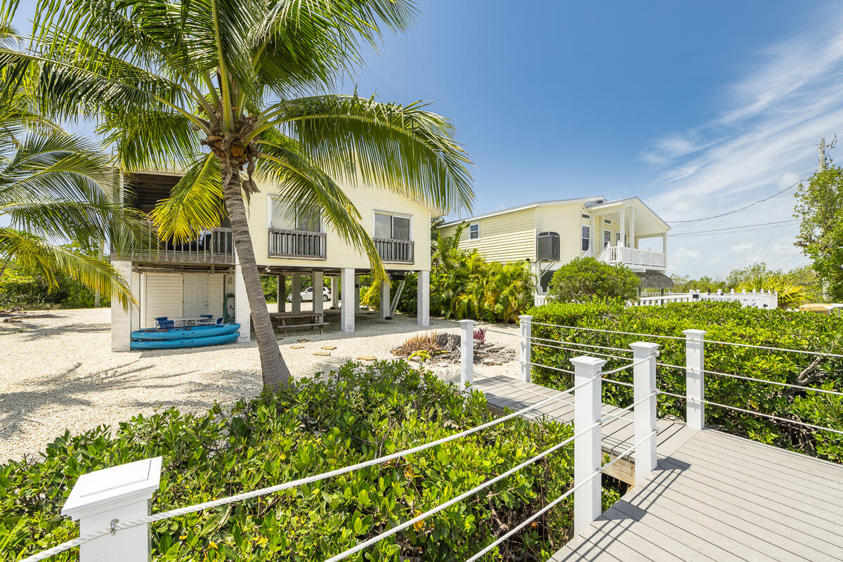 993 Indies Road