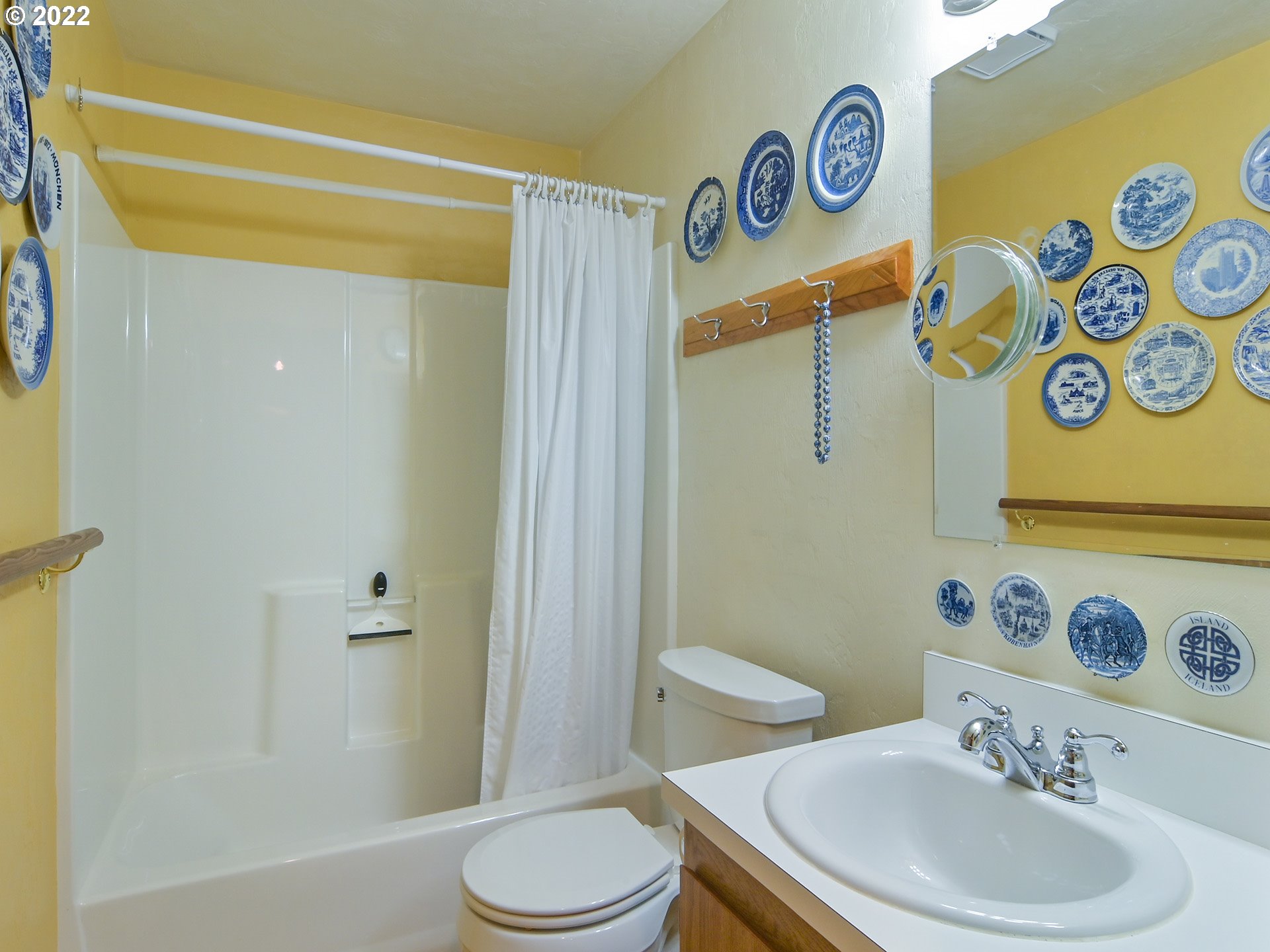 2207 Jeppesen Acres Road Eugene, OR 97401 - Photo 7 of 32 Gallery Image 7