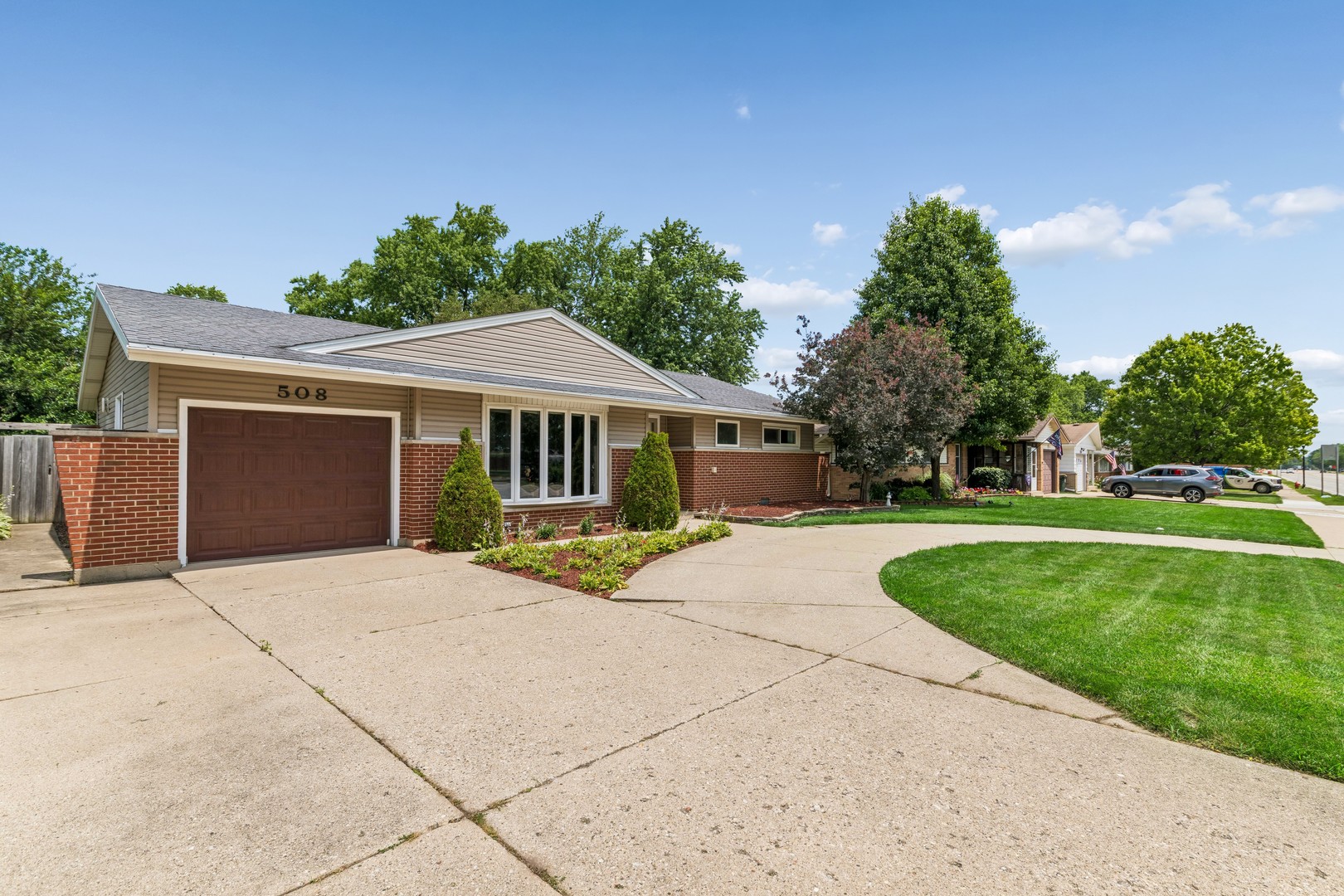 508 Landmeier Road Elk Grove Village, IL 60007 - Photo 2 of 30 Gallery Image 2