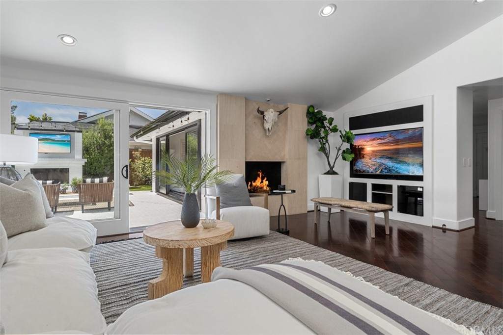 1941 Commodore Road Newport Beach, CA 92660 - Photo 4 of 45