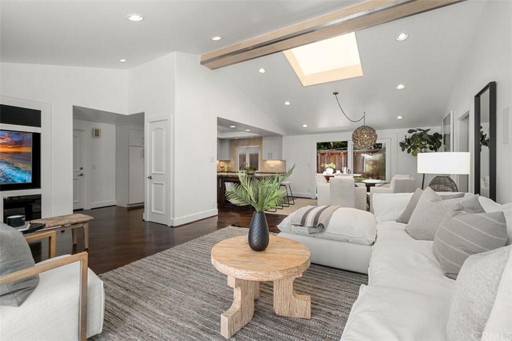 1941 Commodore Road Newport Beach, CA 92660 - Photo 5 of 45