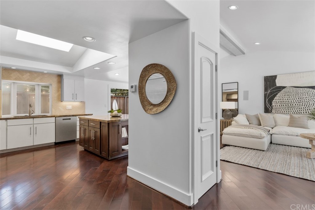 1941 Commodore Road Newport Beach, CA 92660 - Photo 7 of 45