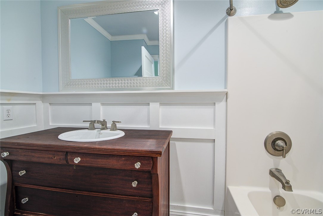 840 Fallin Town Road Warsaw, VA 22572 - Photo 23 of 25 Ceramic-tiled hall Bath with wainscoting & tub/sho