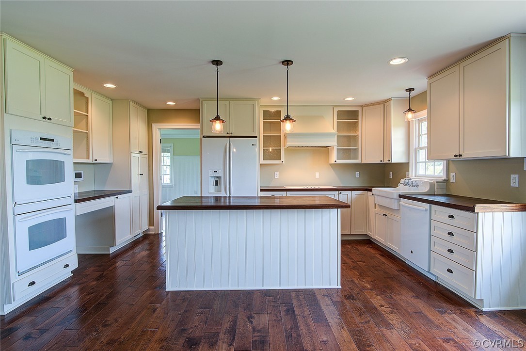 840 Fallin Town Road Warsaw, VA 22572 - Photo 7 of 25 Renovated & newly painted Kitchen with all applian