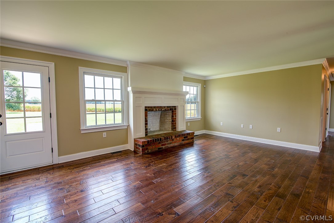 840 Fallin Town Road Warsaw, VA 22572 - Photo 10 of 25 Attractive Living Room area of Great Room with woo