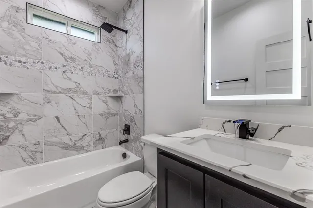 $574,900 | 18508 Hickory Circle, Kemp, TX 75143