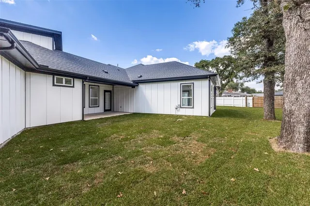 $574,900 | 18508 Hickory Circle, Kemp, TX 75143