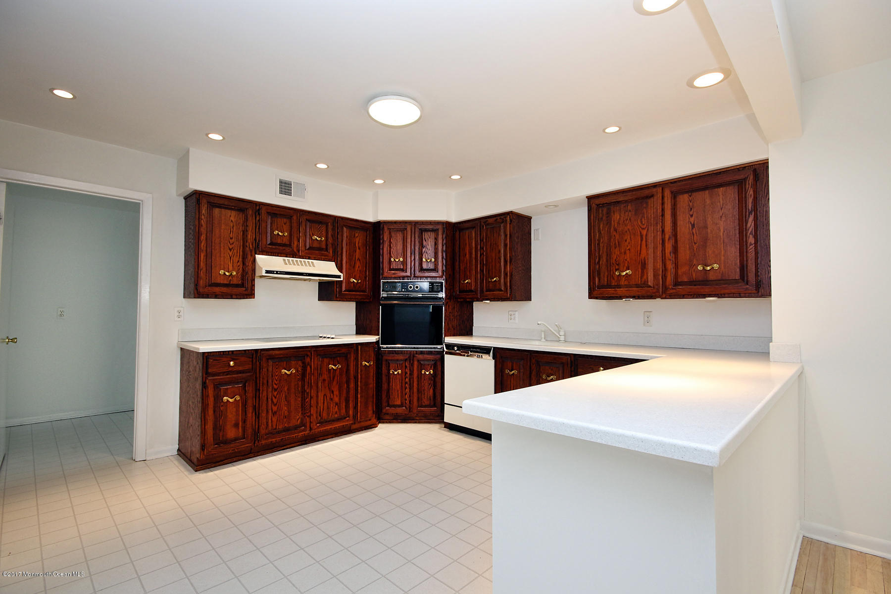82 Reids Hill Road Morganville, NJ 07751 - Photo 7 of 24 OE1A9001