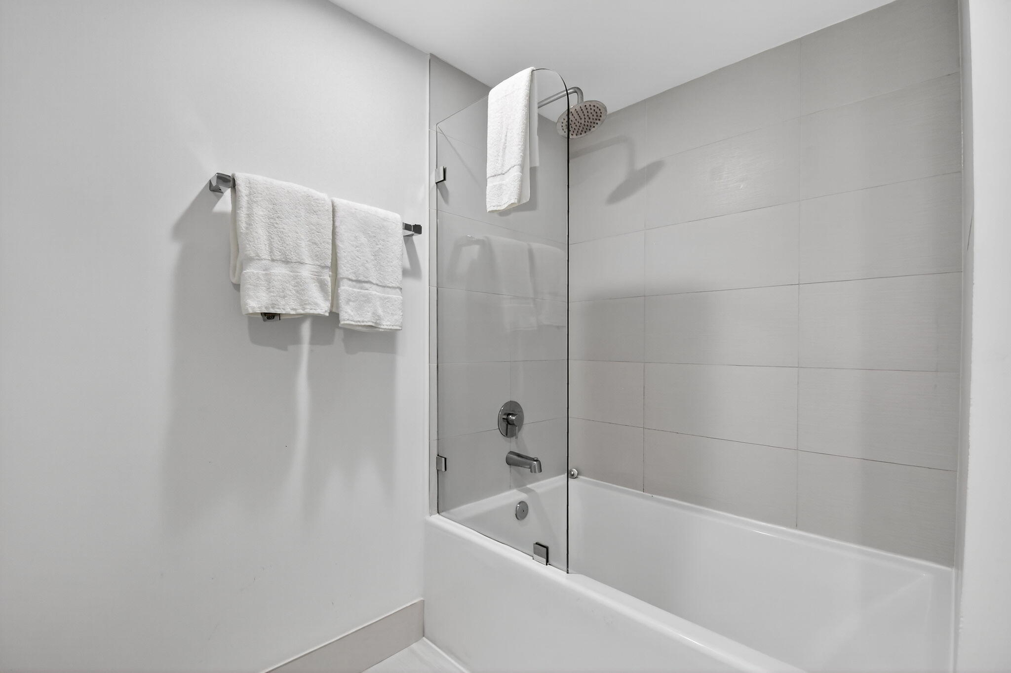 2602 East Hallandale Beach Boulevard, Unit R2210 Hallandale Beach, FL 33009 - Photo 21 of 107 24-web-or-mls-024_DSC_9279