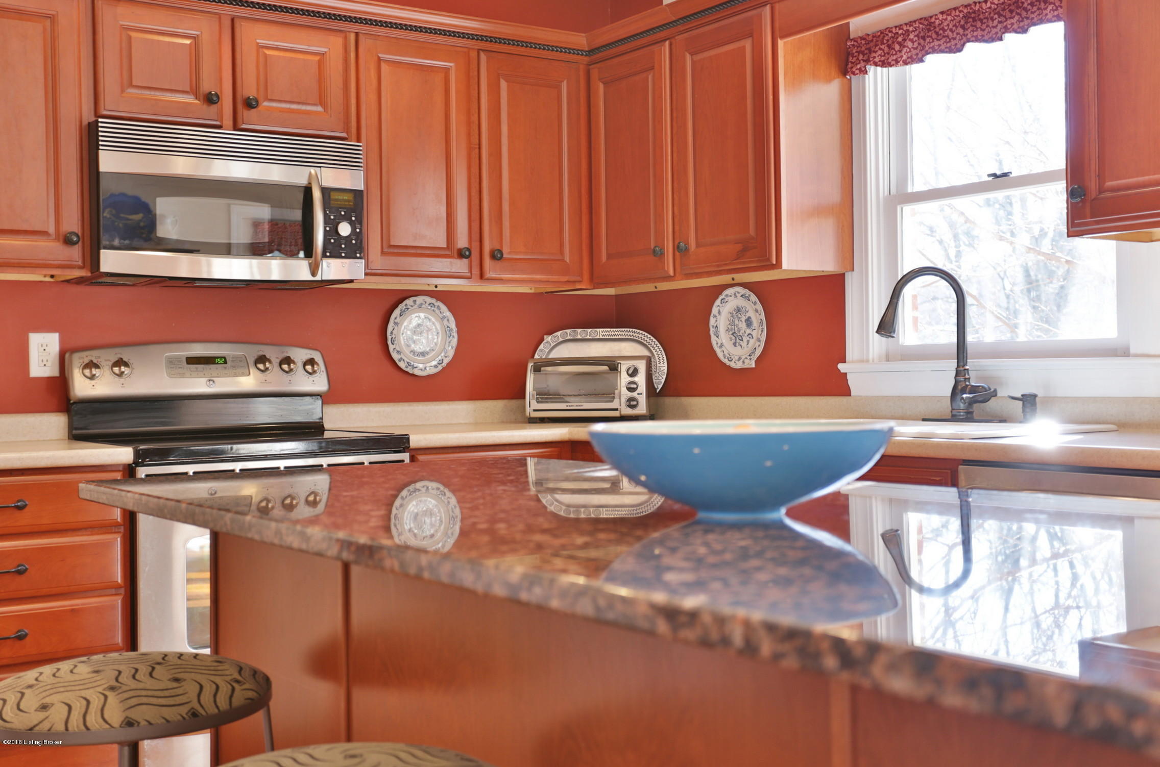 12502 Kirkham Road Louisville, KY 40299 - Photo 25 of 48 35