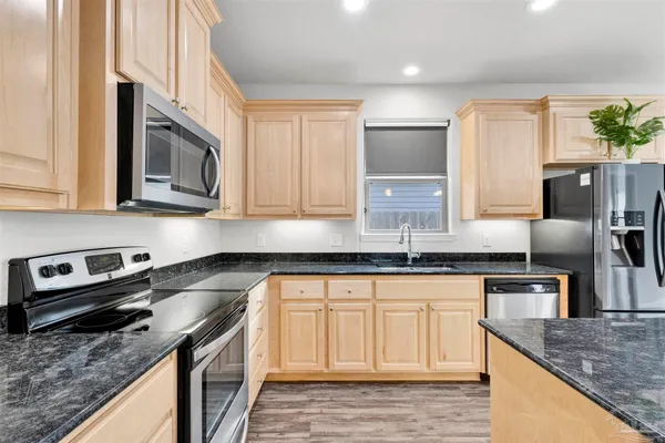 $2,000 | 10693 Trailblazer Way, Pensacola, FL 32506