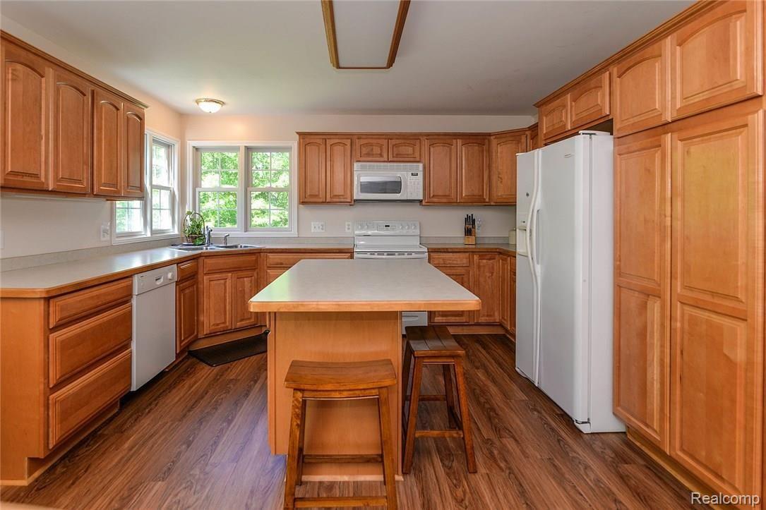 4286 McGunn Road Howell, MI 48843 - Photo 11 of 52 aug_4079.jpg