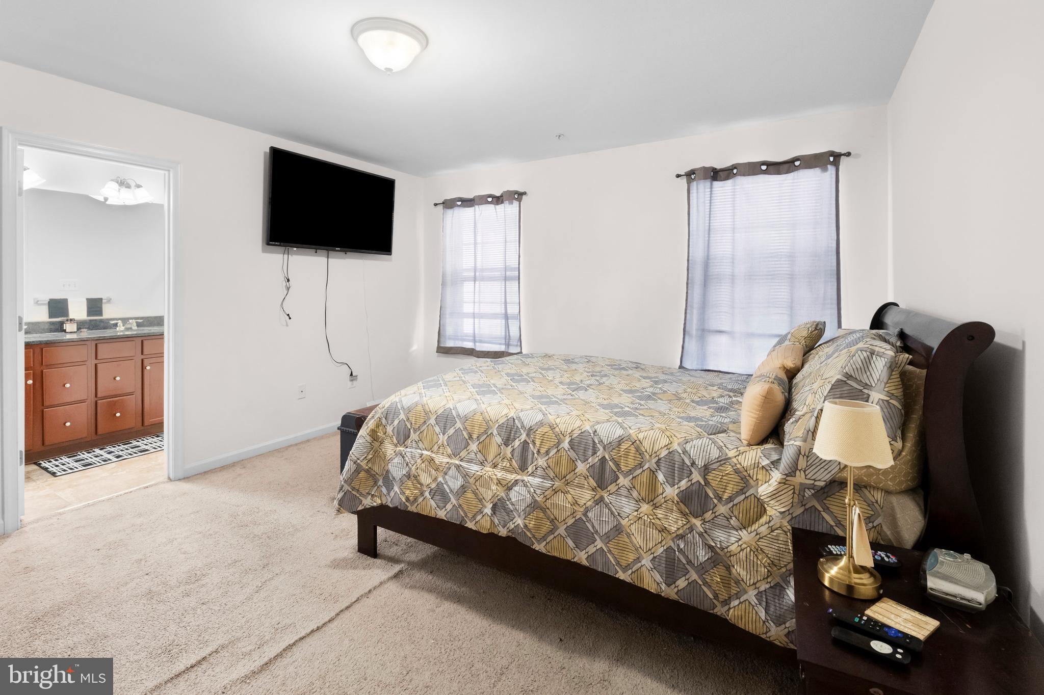 8853 Delegge Road Baltimore, MD 21237 - Photo 4 of 28