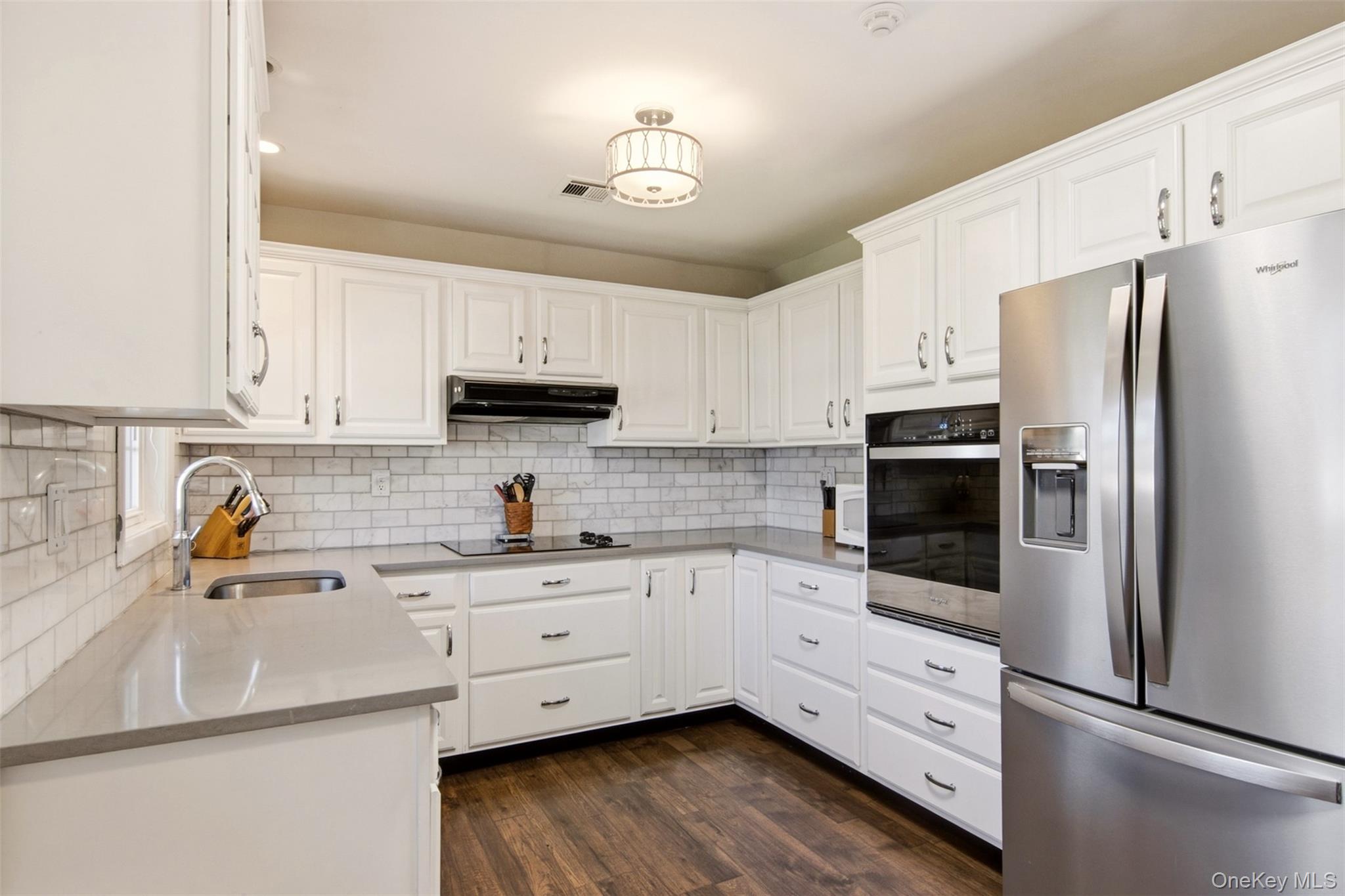 299 Cardiff Court, Unit B Ridge, NY 11961 - Photo 21 of 37 Gallery Image 21