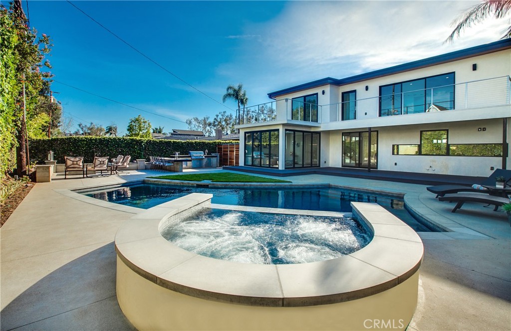 324 St Andrews Road Newport Beach, CA 92663 - Photo 17 of 18