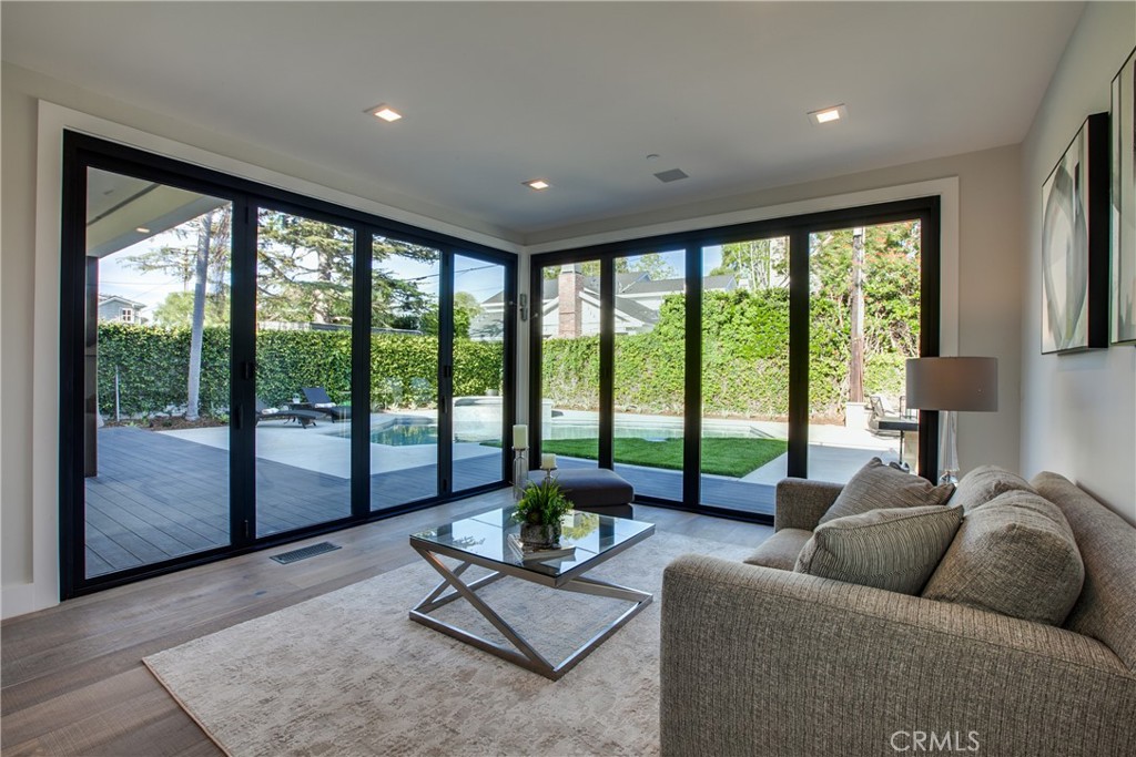 324 St Andrews Road Newport Beach, CA 92663 - Photo 18 of 26