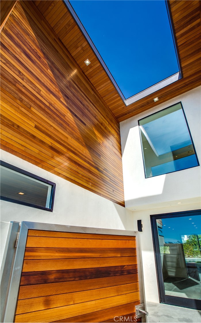 324 St Andrews Road Newport Beach, CA 92663 - Photo 3 of 26