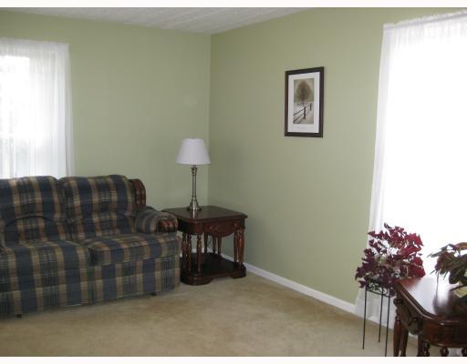 90 Firethorn Road Economy, PA 15005 - Photo 7 of 13 Living Room.