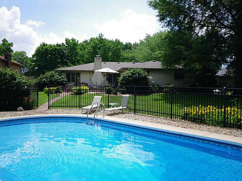 302 Leaning Tree Road Greenwood, IN 46142 - Photo 2 of 24 Gallery Image 2