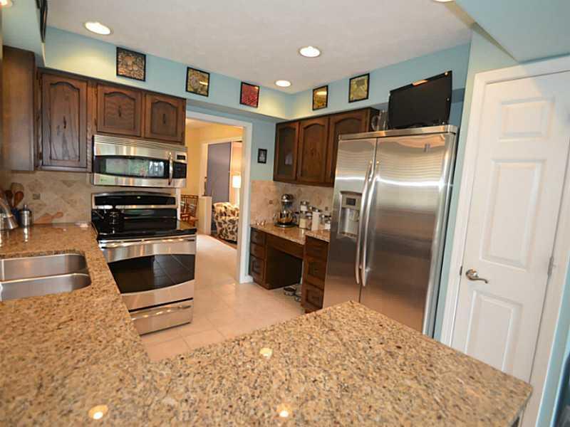 302 Leaning Tree Road Greenwood, IN 46142 - Photo 8 of 24 Gallery Image 8