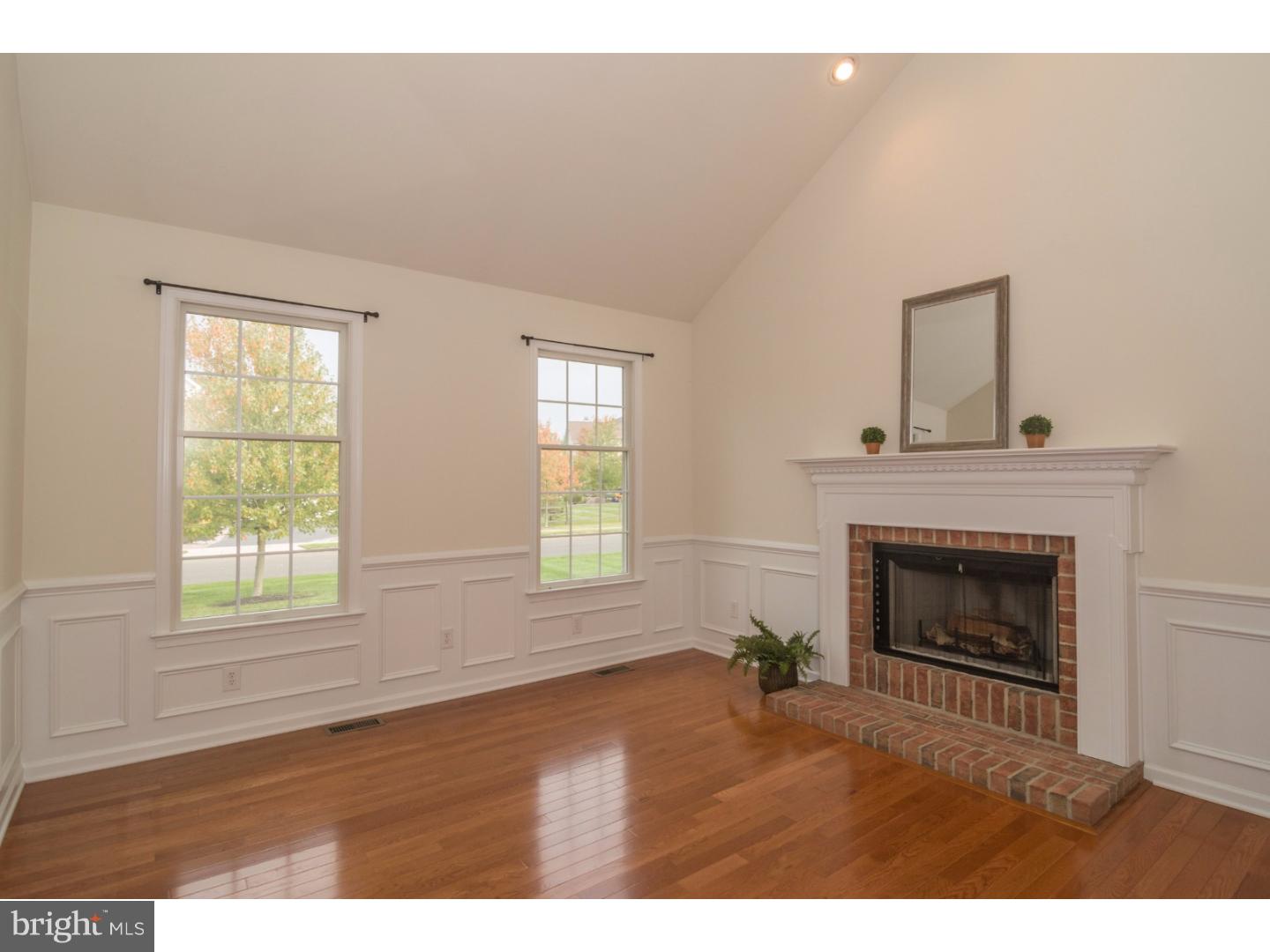 3621 Green Ridge Road Furlong, PA 18925 - Photo 3 of 25 Living Room
