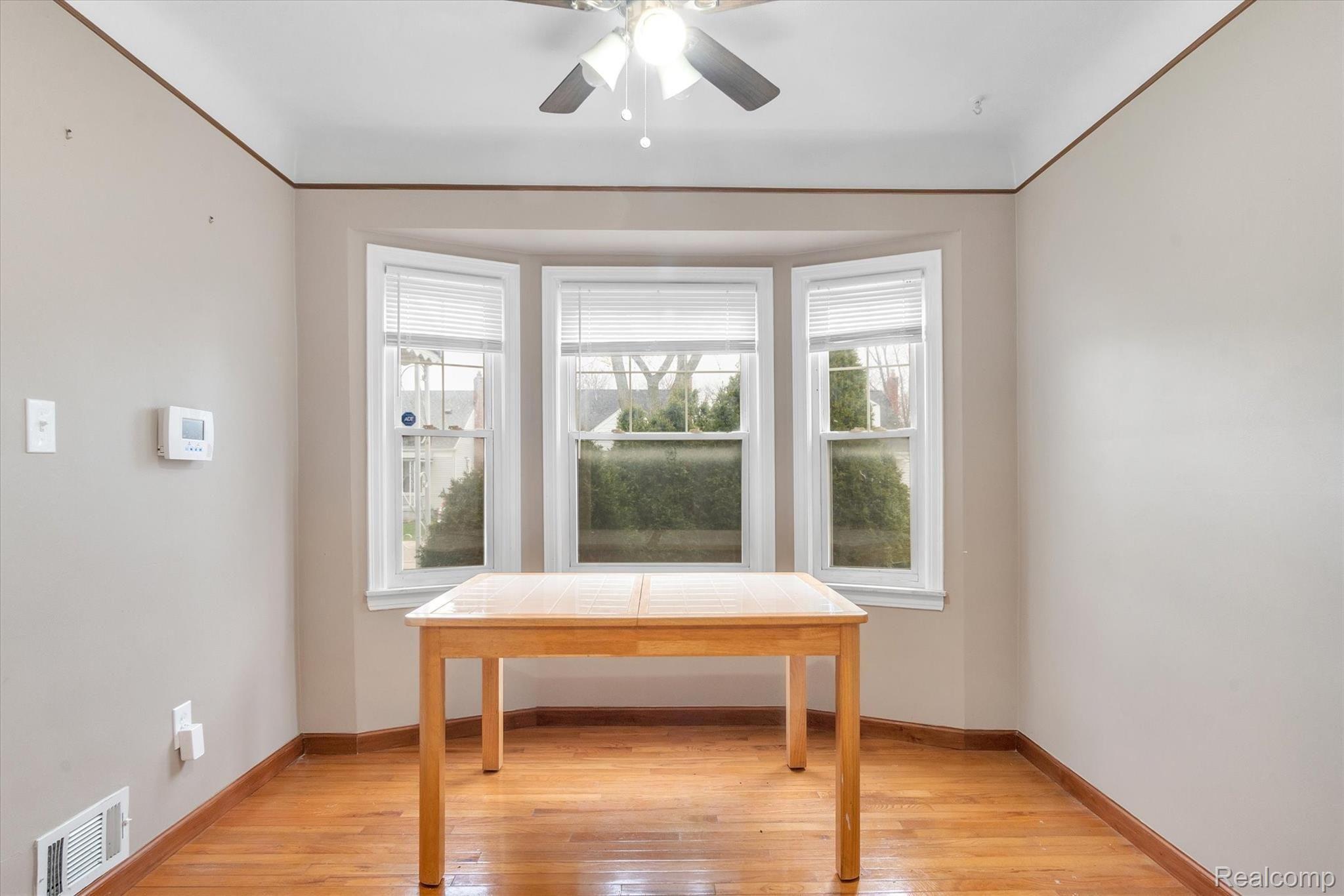 7535 Sterling Street Center Line, MI 48015 - Photo 12 of 48 Dining Room