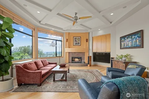 $3,110,000 | 7619 115th Place Northeast, Kirkland, WA 98033
