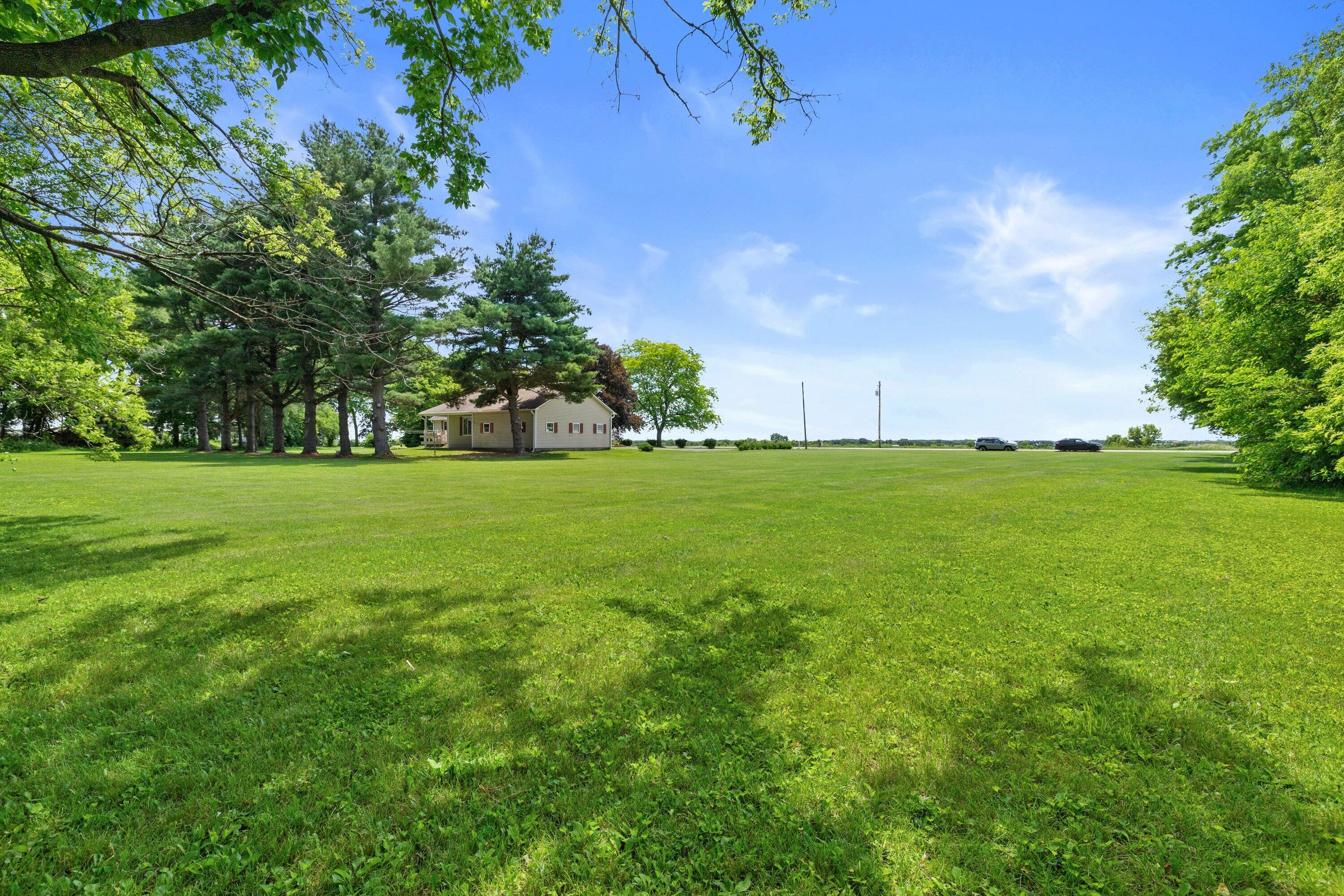3694 County Rd NN Geneva, WI 53121 - Photo 2 of 5 IMG_1152