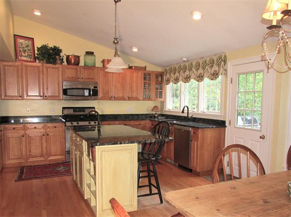 97 Beechnut Road Westwood, MA 02090 - Photo 5 of 27 Gallery Image 5