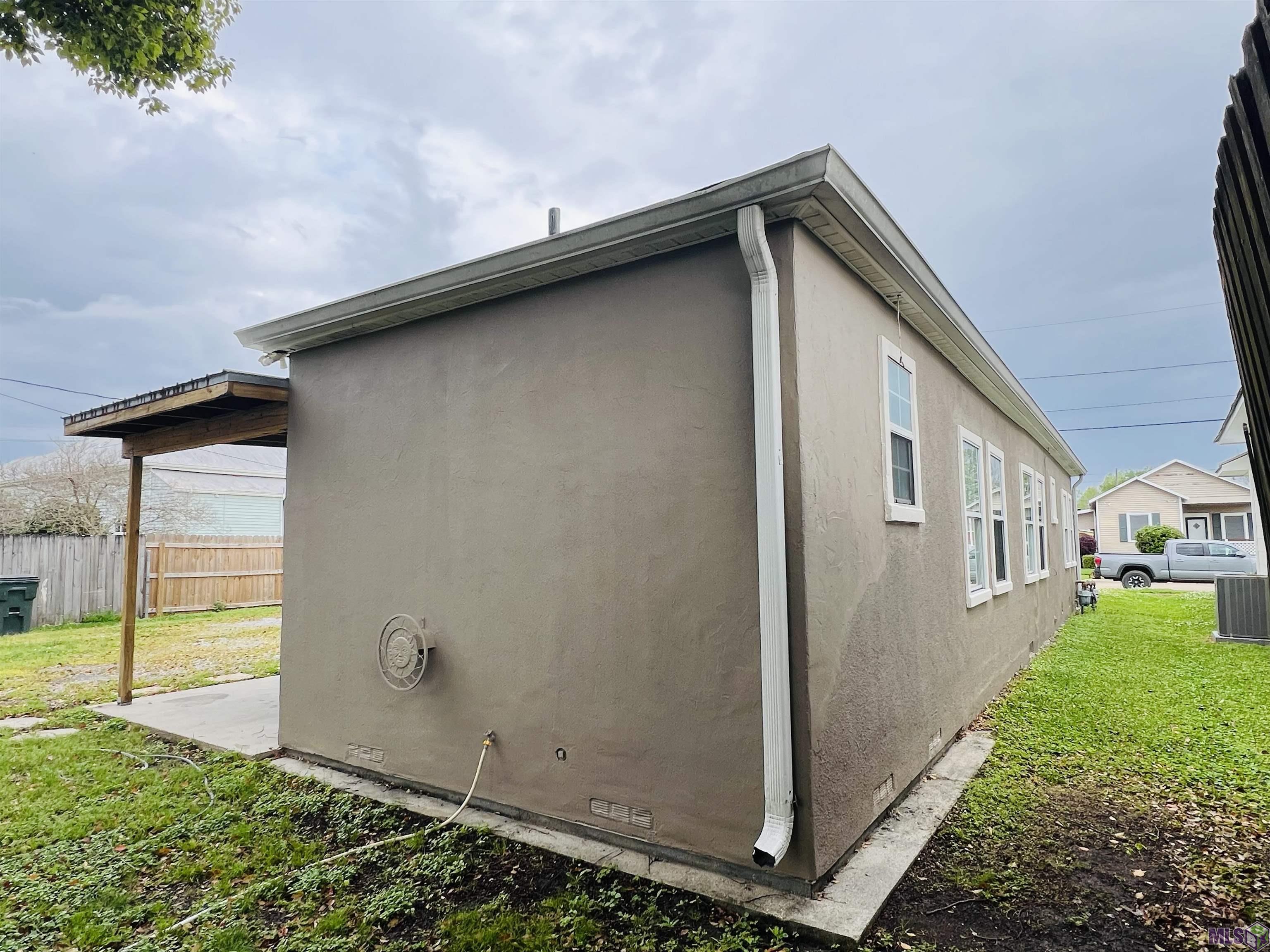 1118 Academy Street Houma, LA 70360 - Photo 13 of 58 Back house right view