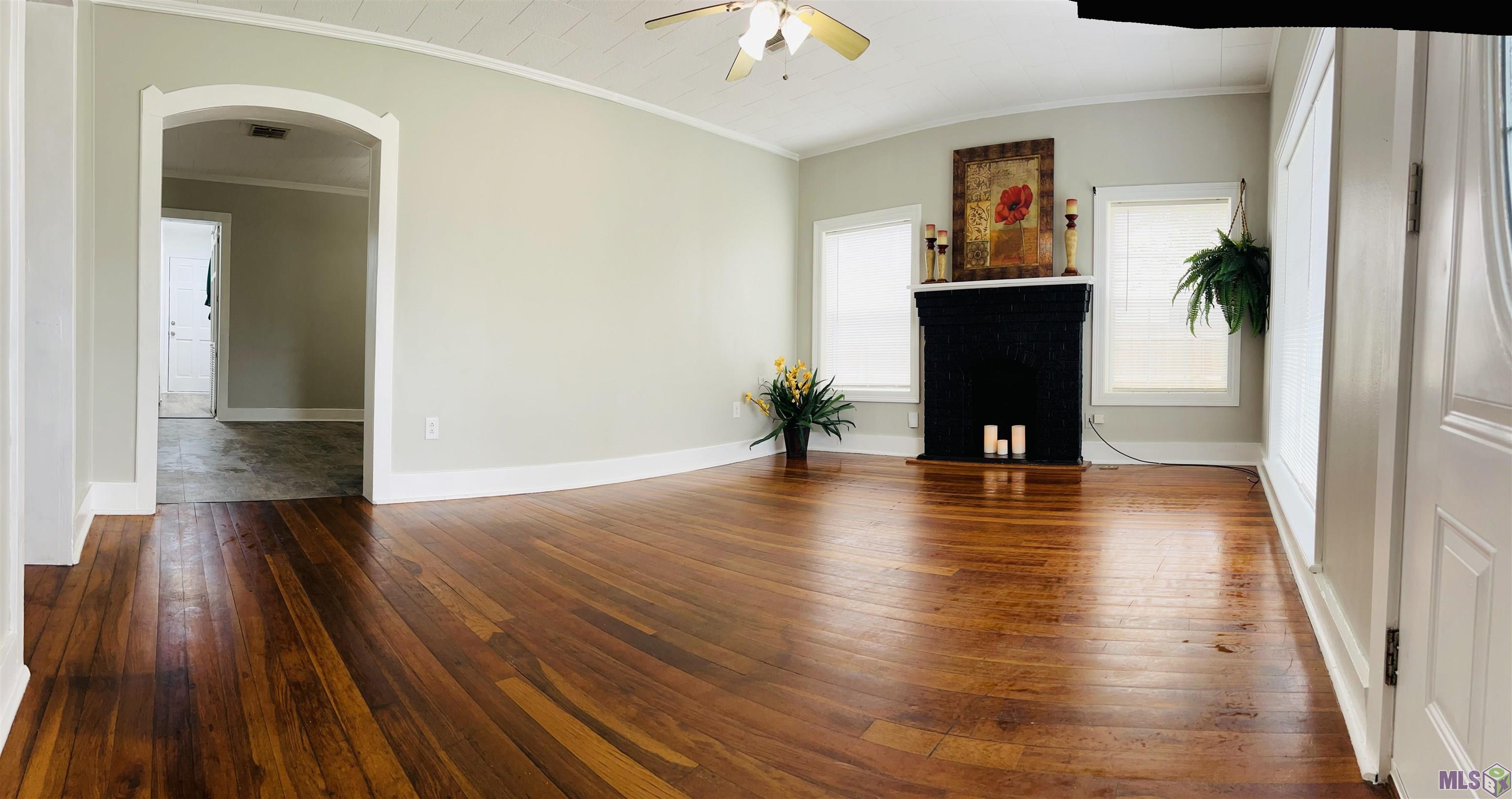 1118 Academy Street Houma, LA 70360 - Photo 15 of 58 Living room view 2