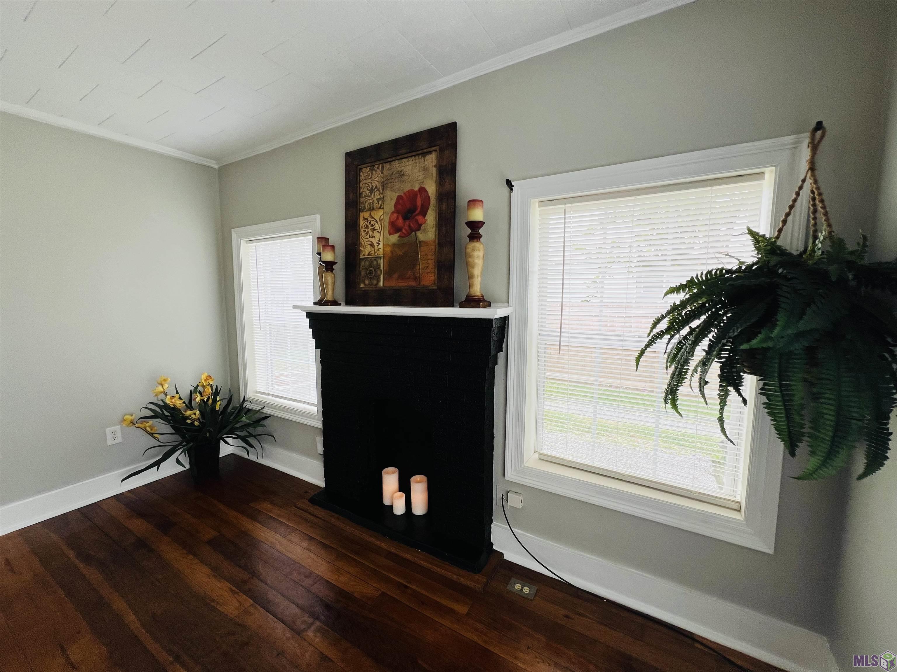 1118 Academy Street Houma, LA 70360 - Photo 18 of 58 Living room fireplace