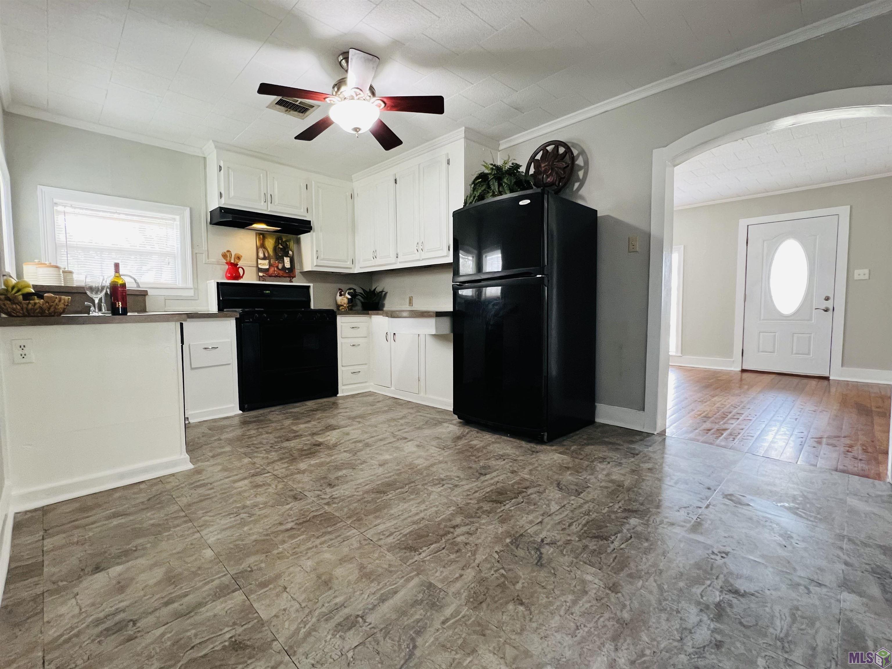 1118 Academy Street Houma, LA 70360 - Photo 21 of 58 Kitchen side view