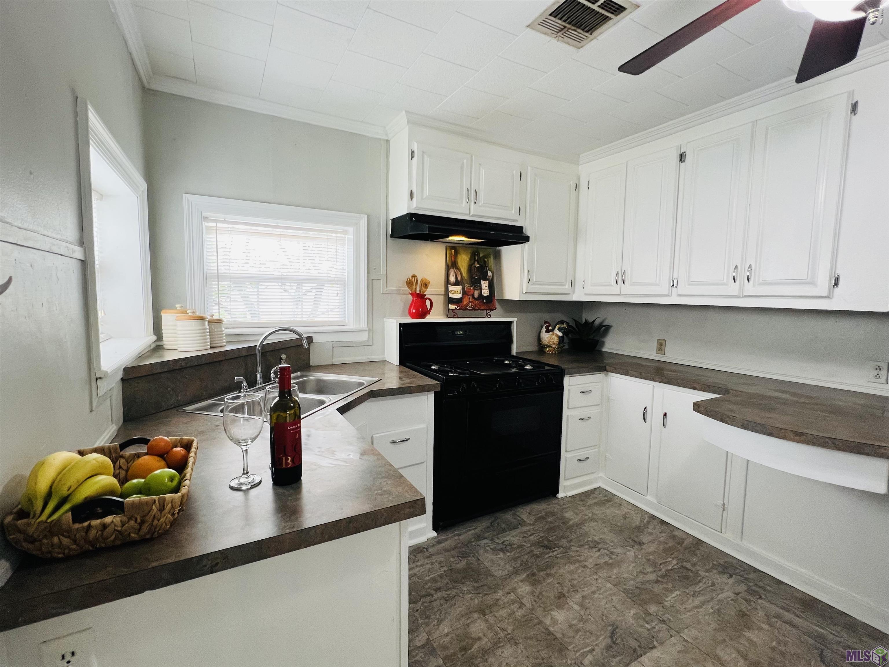 1118 Academy Street Houma, LA 70360 - Photo 24 of 58 Kitchen short view