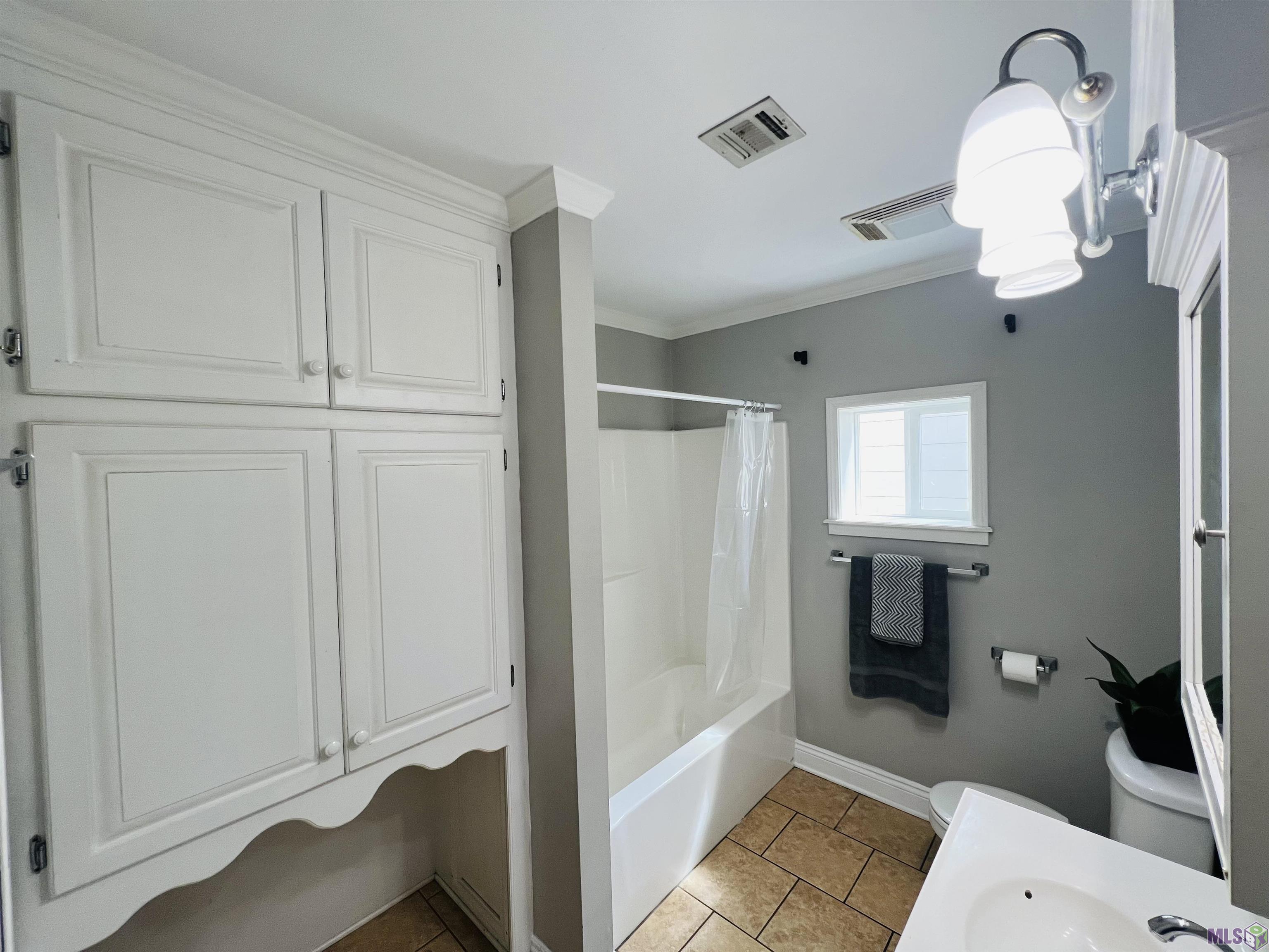1118 Academy Street Houma, LA 70360 - Photo 25 of 58 front bathroom view 1