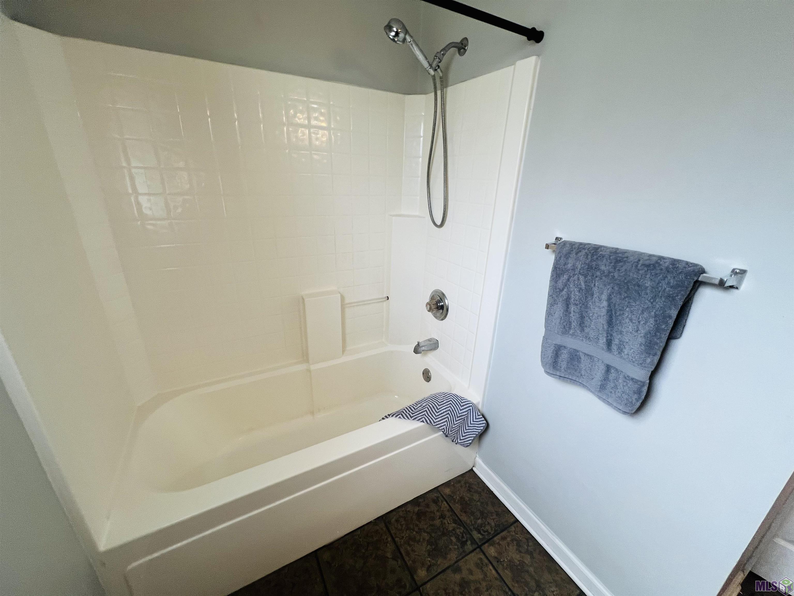 1118 Academy Street Houma, LA 70360 - Photo 38 of 58 Master bathroom soaker tub