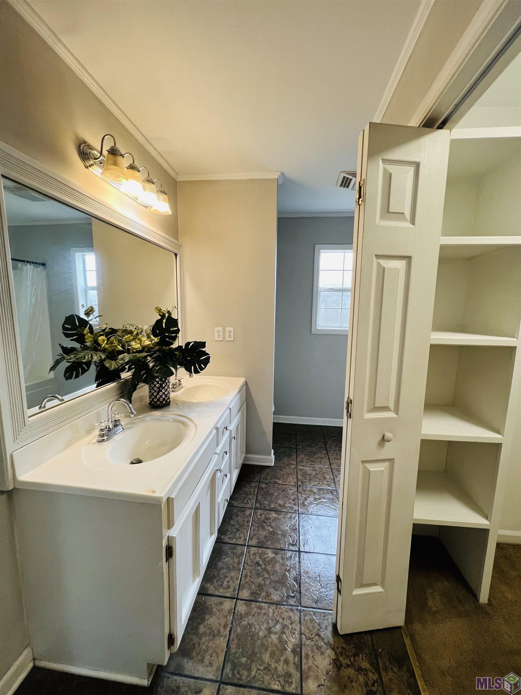 1118 Academy Street Houma, LA 70360 - Photo 39 of 58 Baster bathroom long view