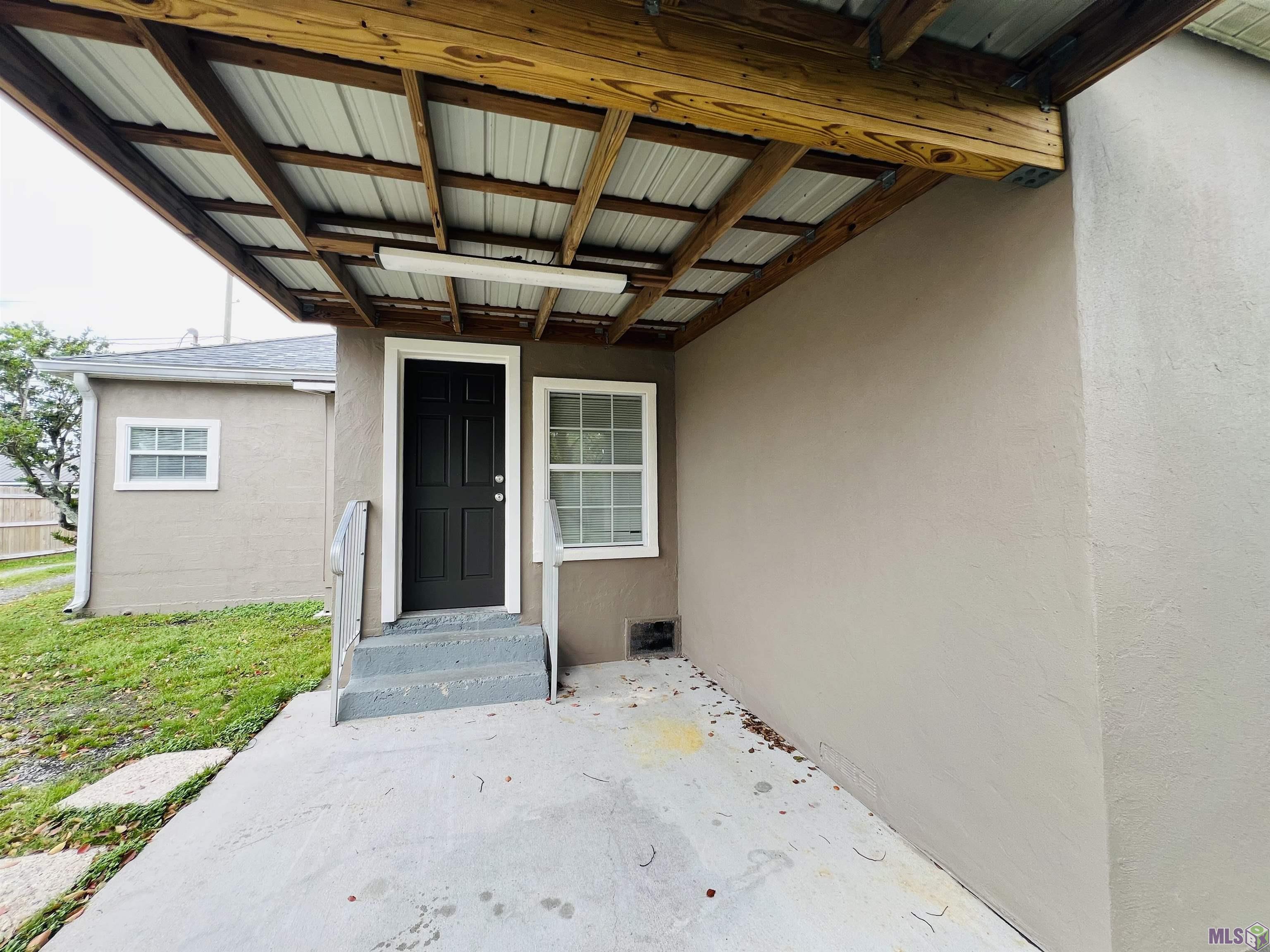 1118 Academy Street Houma, LA 70360 - Photo 46 of 58 back patio