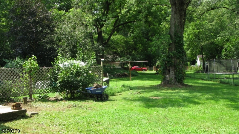 191 Mt Joy Road Phillipsburg, NJ 08865 - Photo 24 of 29 a backyard of a house with lots of green space