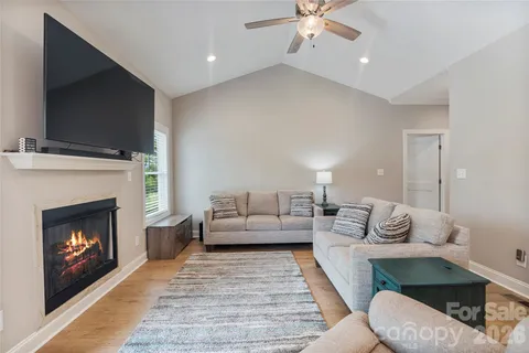 $429,900 | 4944 Southview Drive, Hickory, NC 28602