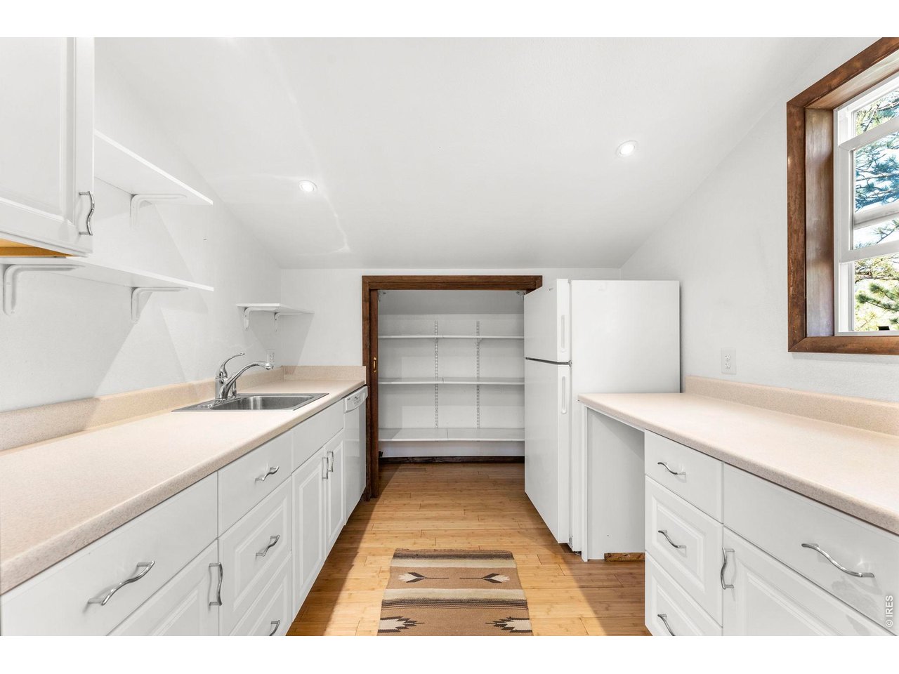 402 Broken Fence Road Boulder, CO 80302 - Photo 23 of 44 Kitchenette with storage