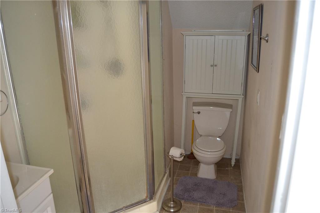 805 Carrick Street High Point, NC 27262 - Photo 7 of 9 Gallery Image 7