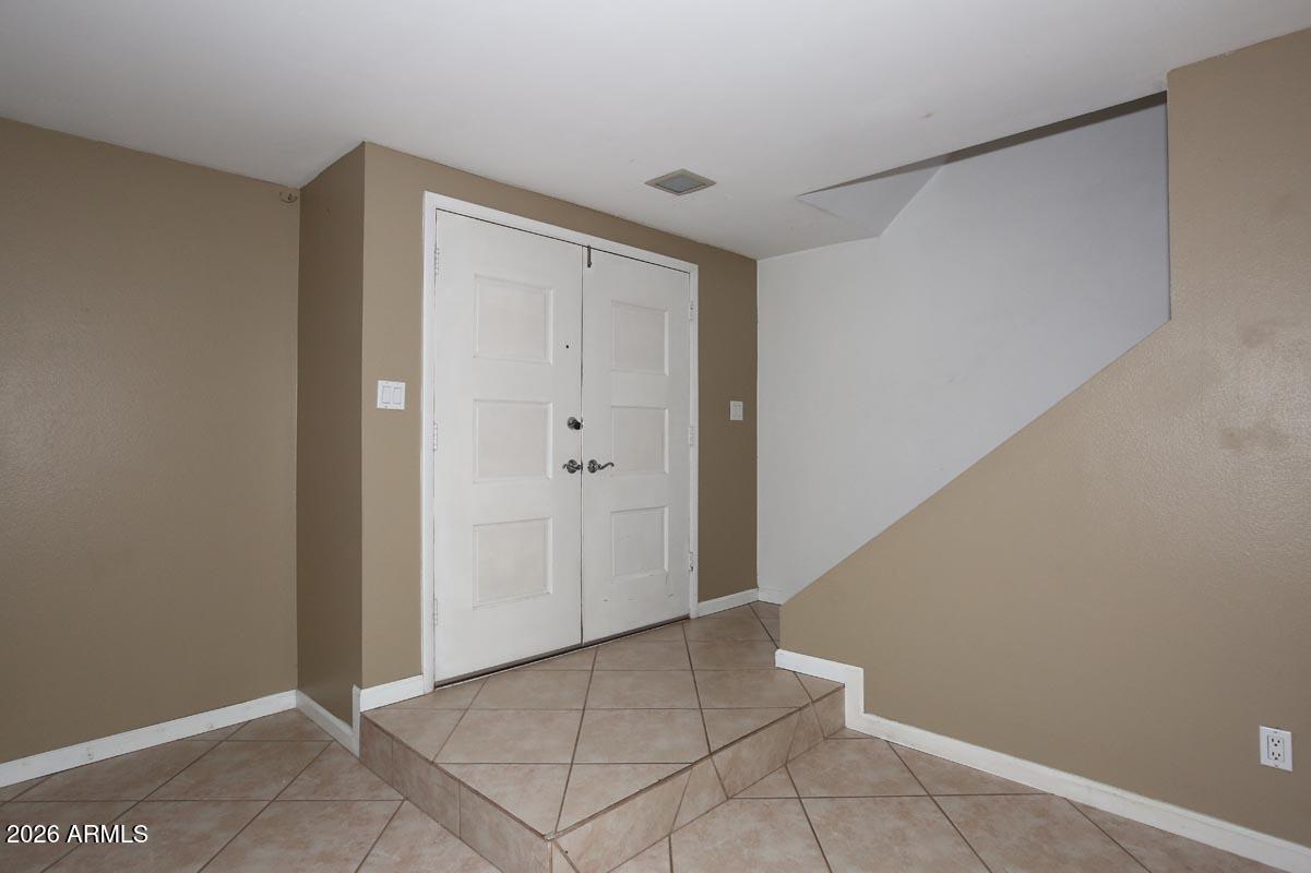 5114 North Granite Reef Road Scottsdale, AZ 85250 - Photo 7 of 29 Foyer