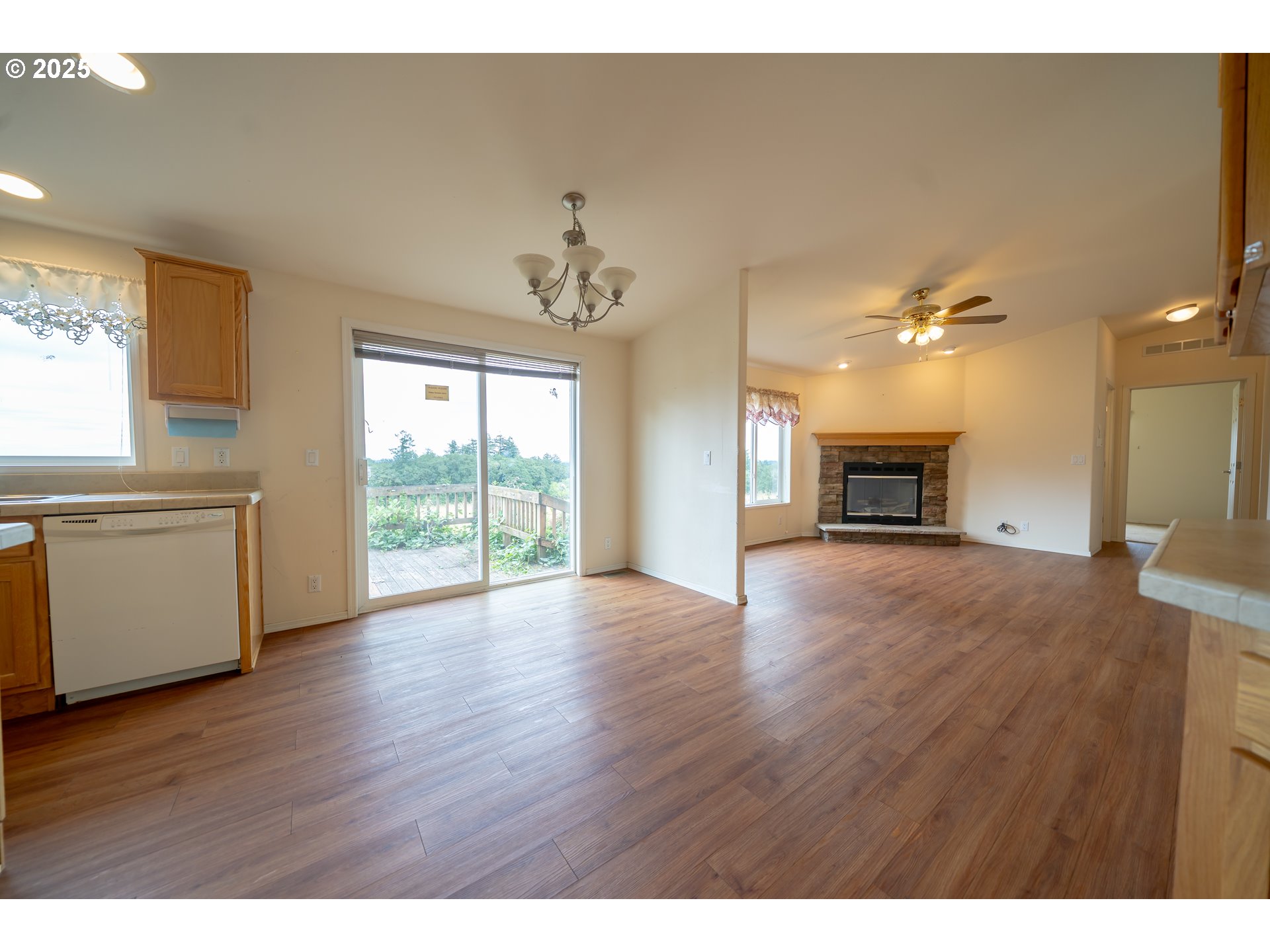 7790 Spring Valley Road Northwest Salem, OR 97304 - Photo 9 of 41 Gallery Image 9