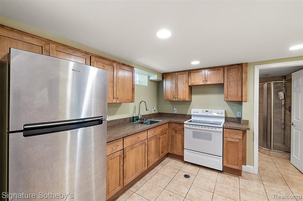 1420 Manderford Road Bloomfield Hills, MI 48304 - Photo 16 of 24 Gallery Image 16